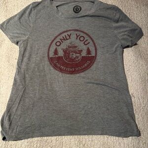 Nostalgic Gray Smokey Bear Short Sleeve Tee Women’s Size XL
